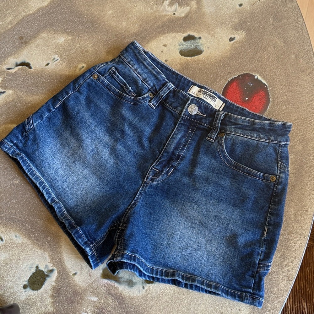 🎸🎸ROCK&ROLL Denim Shorts🎸🎸 - Picture 3 of 5